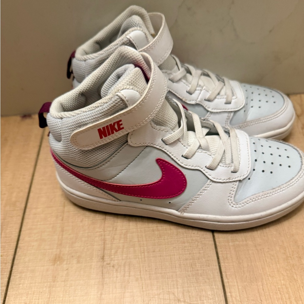 Nike Big Kids' Court Borough Mid 2 Fashion Sneakers